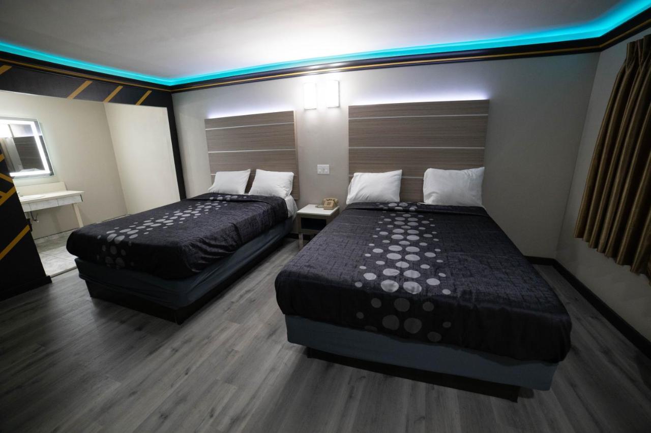 Artesia Motor Inn Белфлауър Екстериор снимка