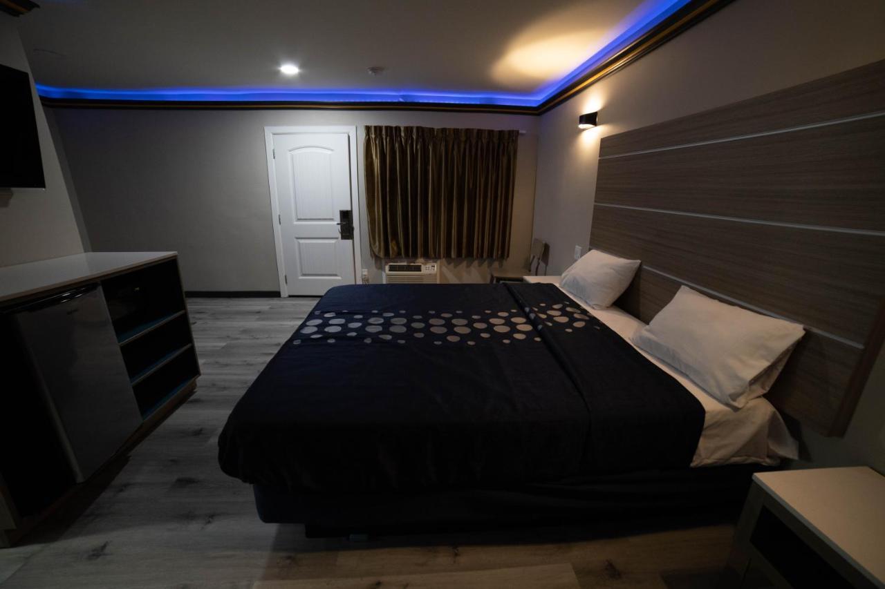Artesia Motor Inn Белфлауър Екстериор снимка