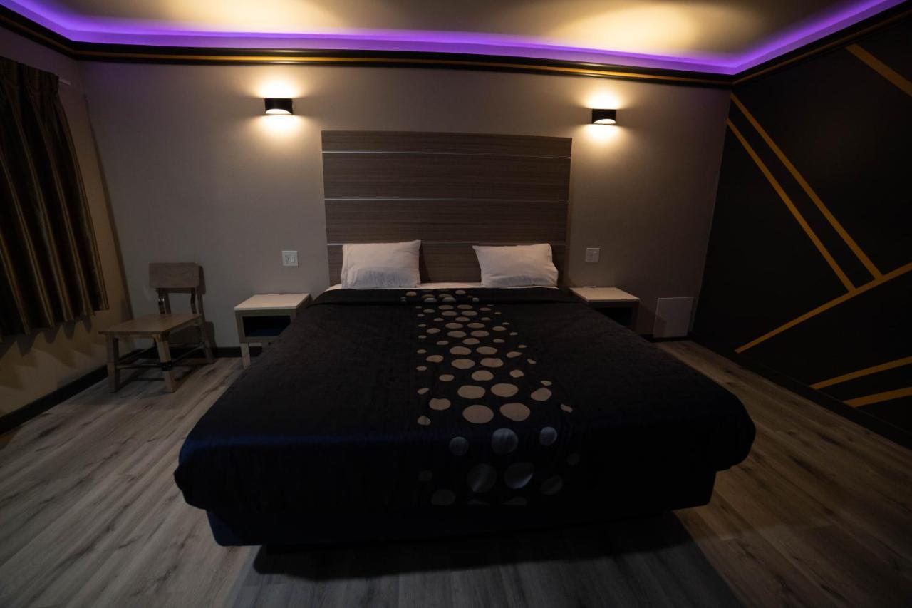 Artesia Motor Inn Белфлауър Екстериор снимка