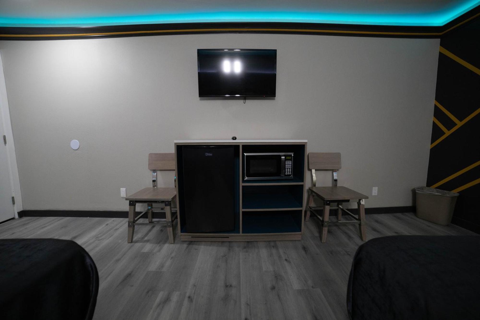 Artesia Motor Inn Белфлауър Екстериор снимка